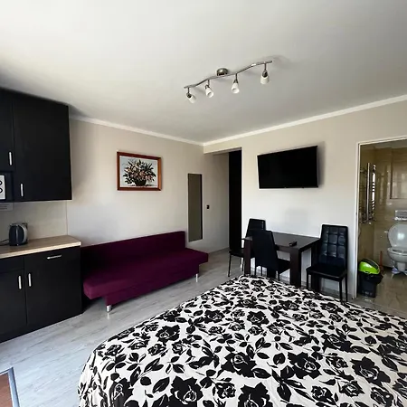 Maximo - 50m From The Апартаменты Дарлувко