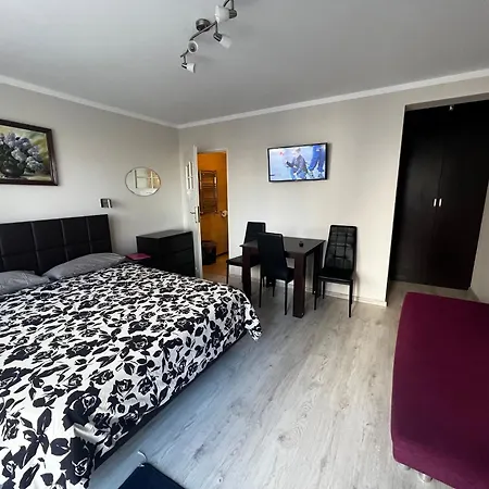 Maximo - 50m From The アパート ダルウフコ